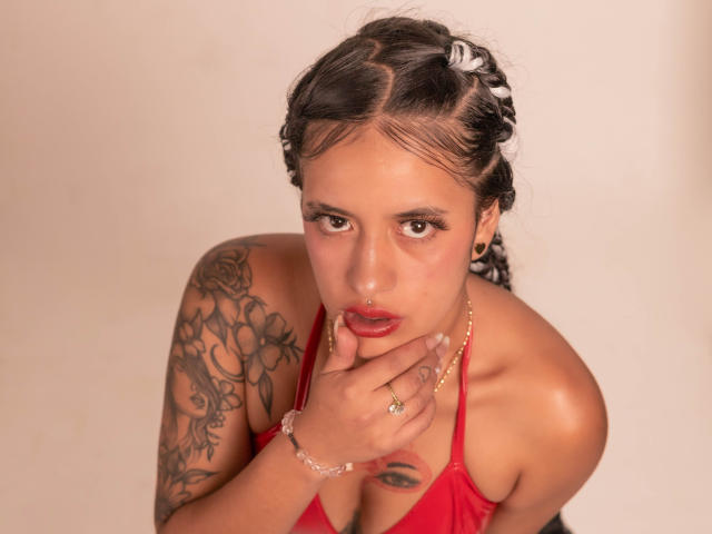 EvaaJhones - Sexe cam en vivo - 23852357