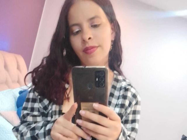 JuliaWaine - Live porn &amp; sex cam - 23868953