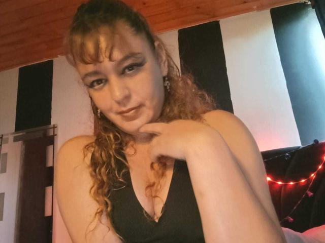 AmandaHotL - Live porn &amp; sex cam - 23869565