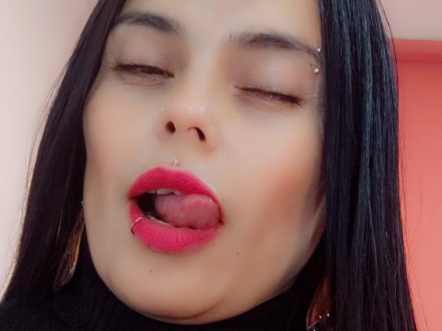 CharlotteCrofort - Live porn &amp; sex cam - 23872533