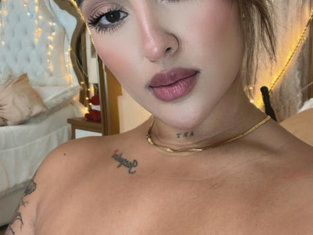 MaeCollins - Live porn &amp; sex cam - 23878741