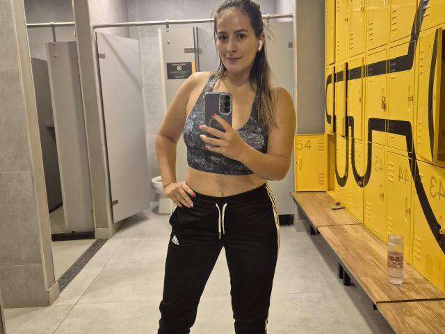 RousseMelinda - Live porn &amp; sex cam - 23892421