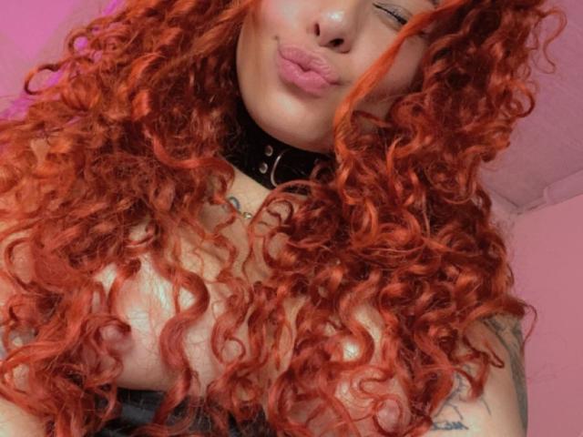 Digital art of a 3D-style letter "E" in bold red with sharp edges, centered with a slight shadow beneath. Simple, flat colors. Modern, minimalist design.