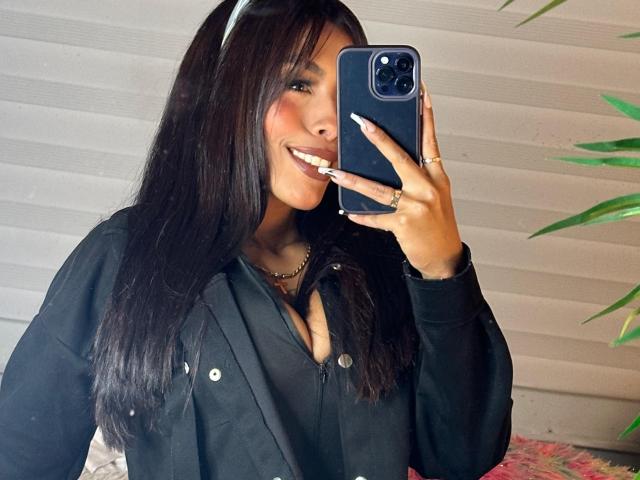 FiorellaBossh - Live Sex Cam - 23911489