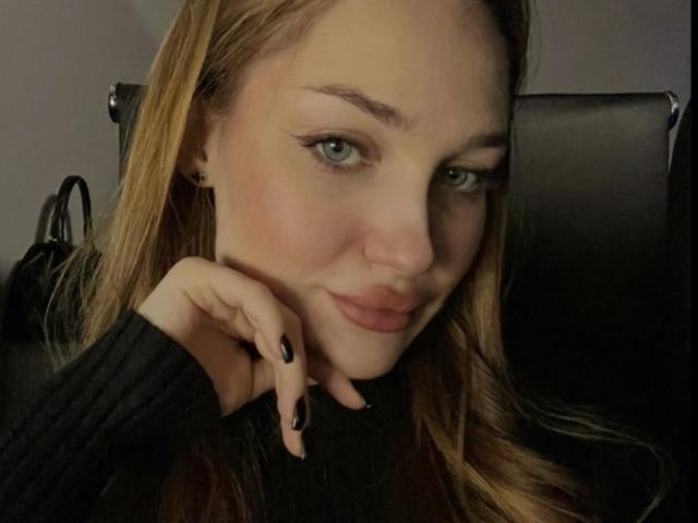 CarlaWhite - Live porn &amp; sex cam - 23914769