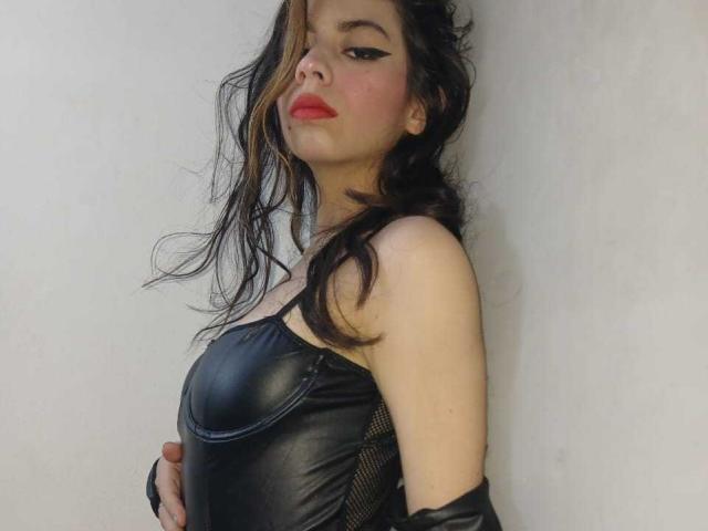 KatherinJohns - פורנו בשידור חי ומצלמת סקס - 23915217