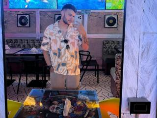 HenryEdward - Live porn &amp; sex cam - 23915245