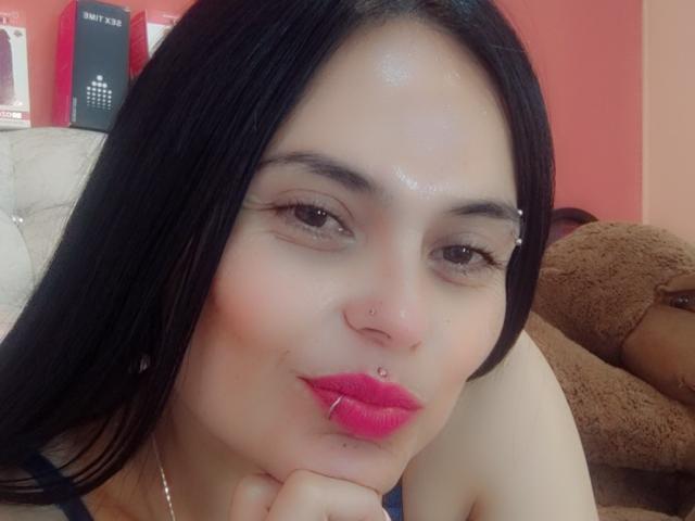 CharlotteCrofort - Live sex cam - 23915309