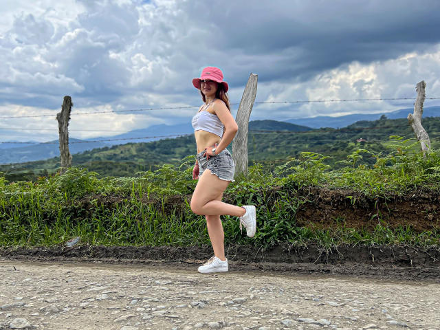 LeylakWith - сексуальная веб-камера в реальном времени - 23921653