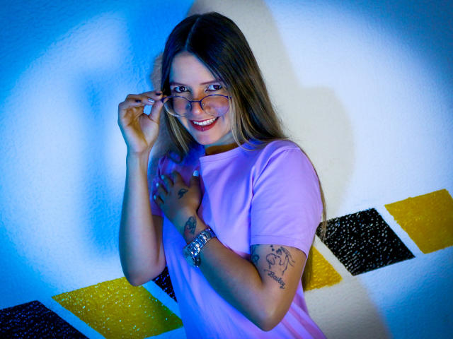 AliceHoe - Live porno og sexkamera - 23922929