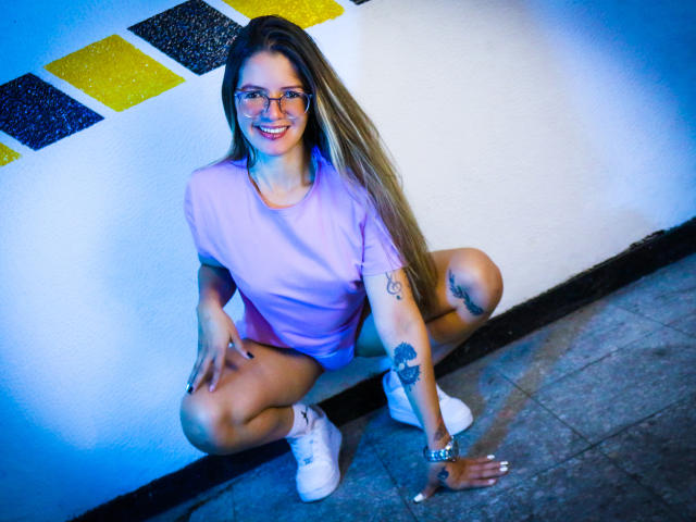 AliceHoe - Live sex cam - 23922949