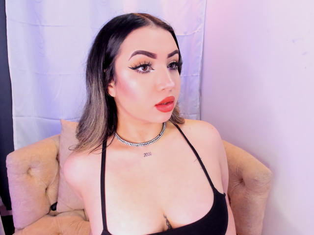 MelissaLust - Élő pornó és szexkamera - 23937957