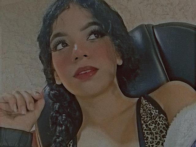 EmmaCowperr - сексуальная веб-камера в реальном времени - 23941309