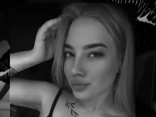 OlishaXKitty - Live sex cam - 23944497