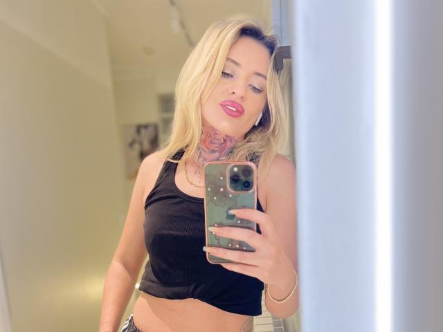 LoriJennifer - Live porn &amp; sex cam - 23945245