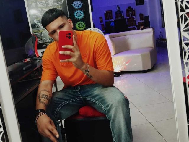BrianCruz - Live sex cam - 23947333