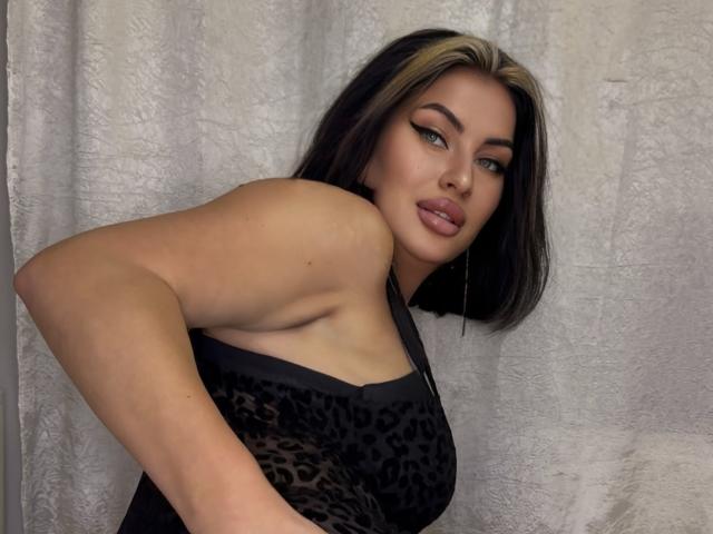 GwenLilia - Live porn &amp; sex cam - 23954817