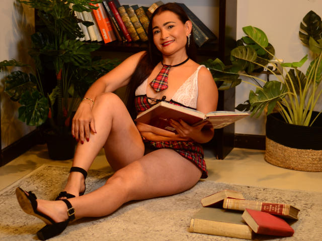 CharlotteVox - Live sex cam - 23973861