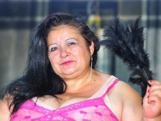 FloryMarlow - Chat cam hard with this European Sexy mother 