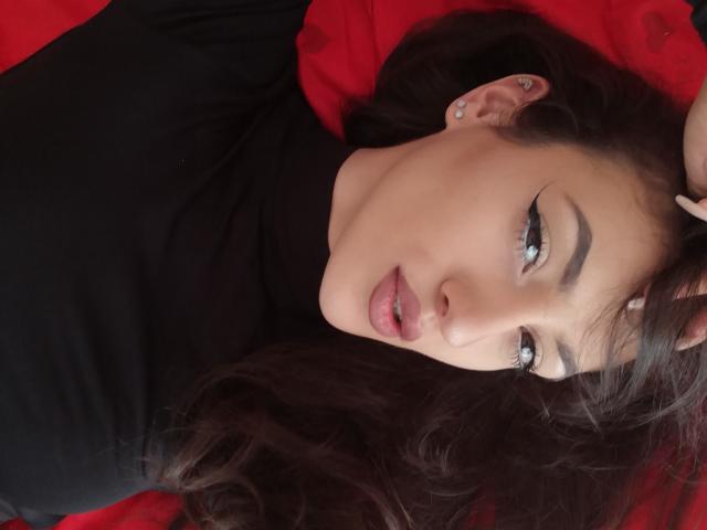 VievienneClemente - сексуальная веб-камера в реальном времени - 24001517