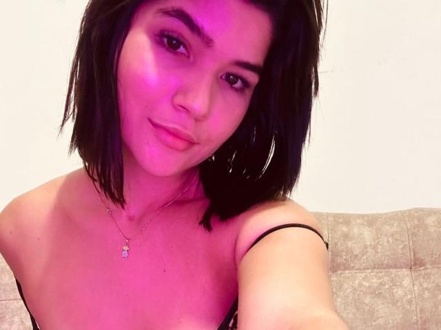 ScarlletZhen - Live porn &amp; sex cam - 24003057
