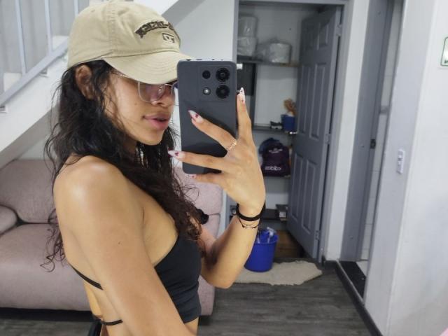 BritneyCollins - Live porn &amp; sex cam - 24003157