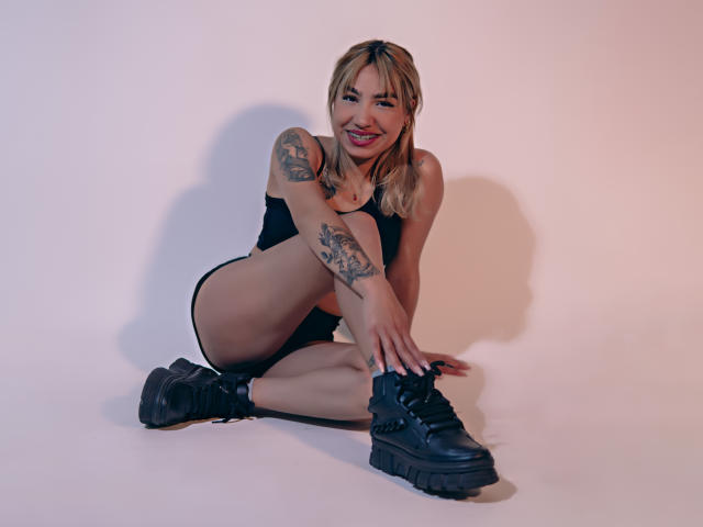 AnneGela - Sexe cam en vivo - 24006549