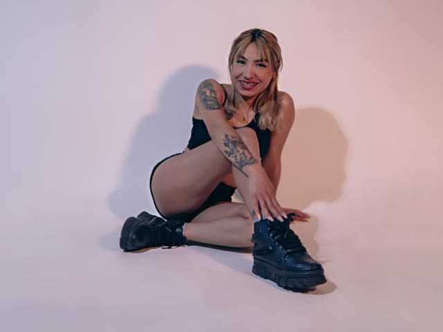 AnneGela - Live porn &amp; sex cam - 24007345