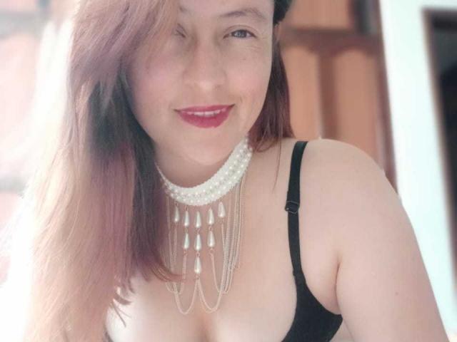 NinaPetit - Sexe cam en vivo - 24007861