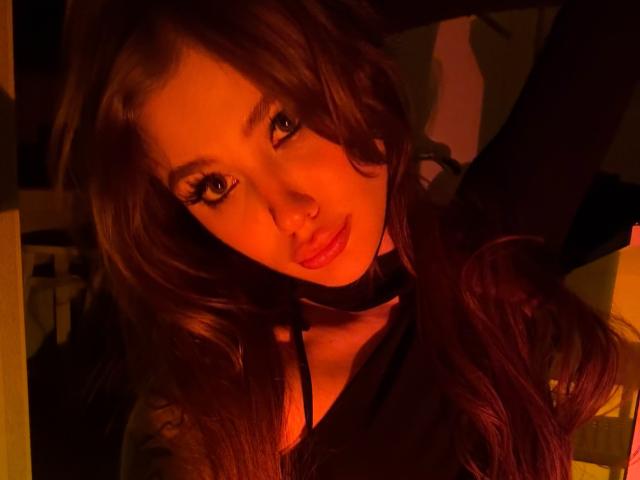 SensualMila - Live sex cam - 24009365