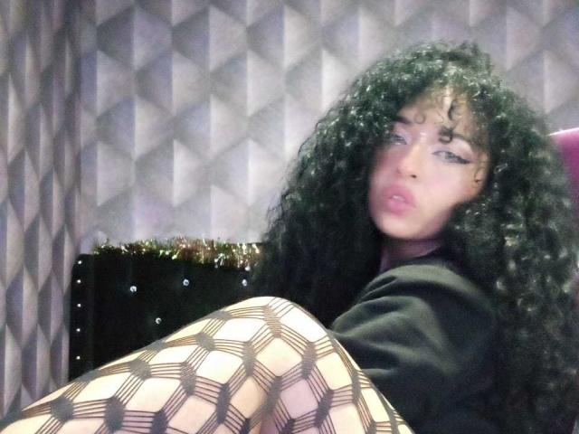 SofiaCowperX - сексуальная веб-камера в реальном времени - 24010293