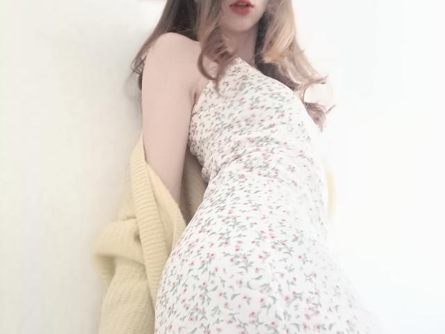 WollyMolly - Live sex cam - 24012413