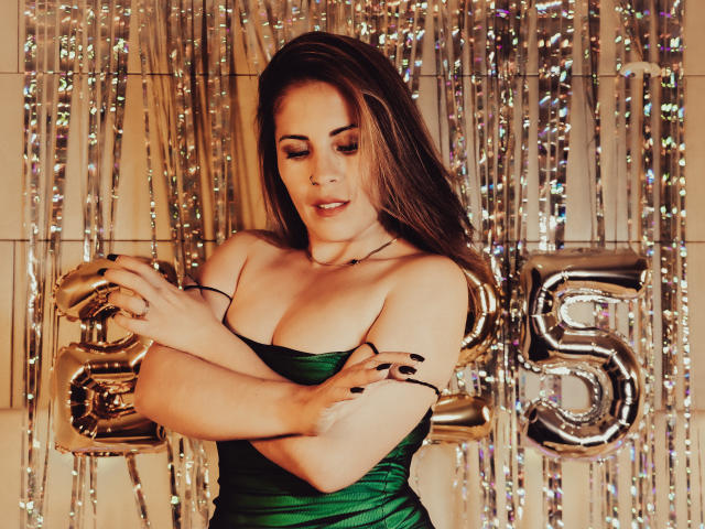 GiaGreen - Camera khiêu dâm &amp; quyến rũ trực tiếp - 24018777