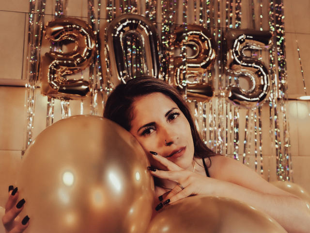 GiaGreen - Camera khiêu dâm &amp; quyến rũ trực tiếp - 24018785