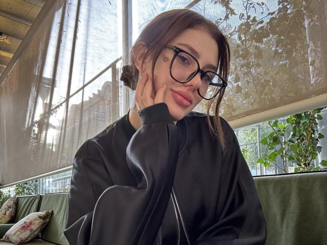 SensualMila - Élő pornó és szexkamera - 24020993