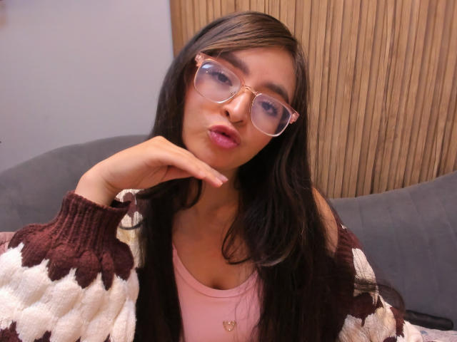 EvaMcAllister - Live sex cam - 24028205