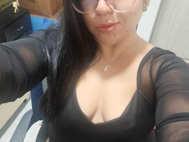 KiaraXoo - Sexe cam en vivo - 24042413