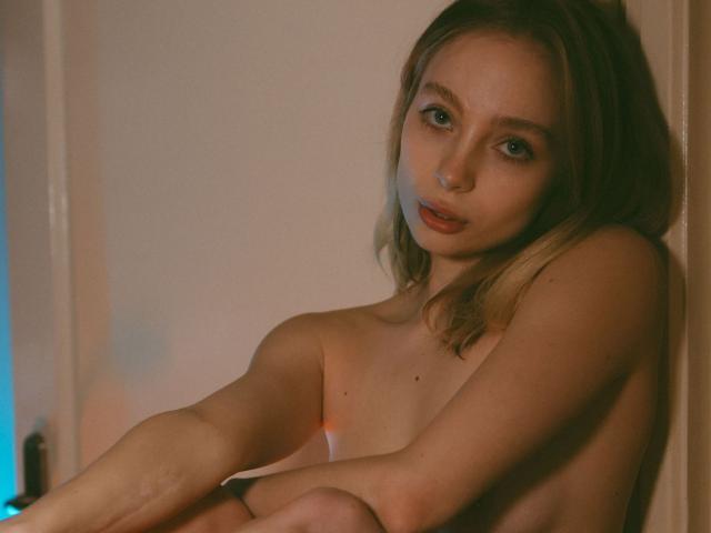 LisaMetalHoney - Live porn &amp; sex cam - 24044417