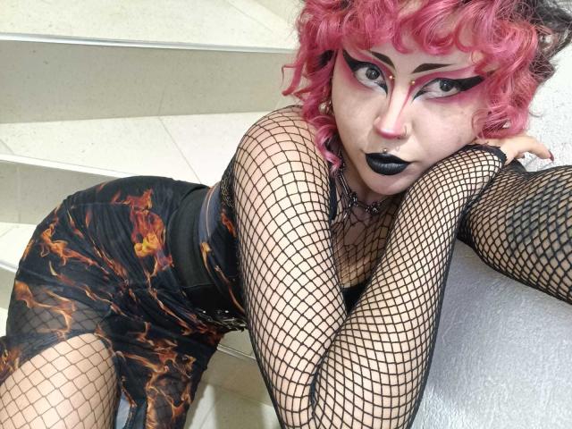 GothVioleth - Live sex cam - 24044597