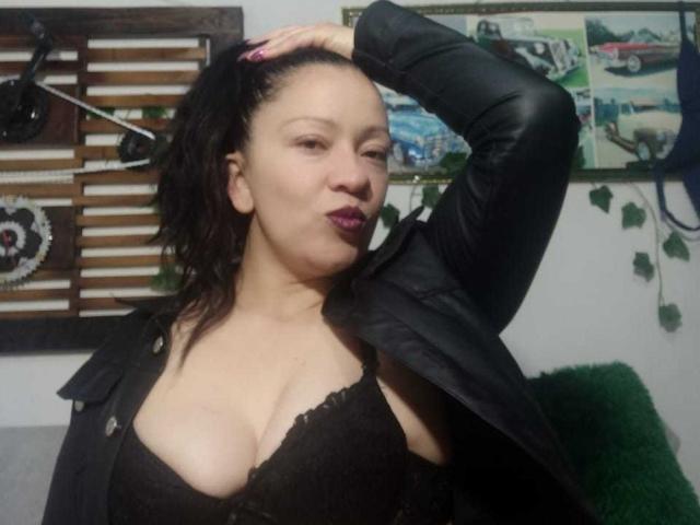 CharloteEzra - ライブポルノ&amp;セックスカム - 24053809