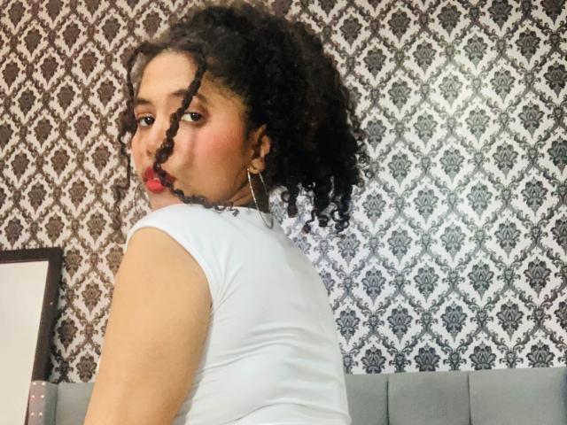 ZoeJonees - Porno na żywo i seks kamera - 24057089