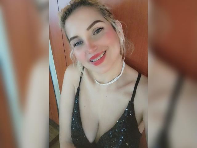 GiuliaAddams - Live porn &amp; sex cam - 24059517