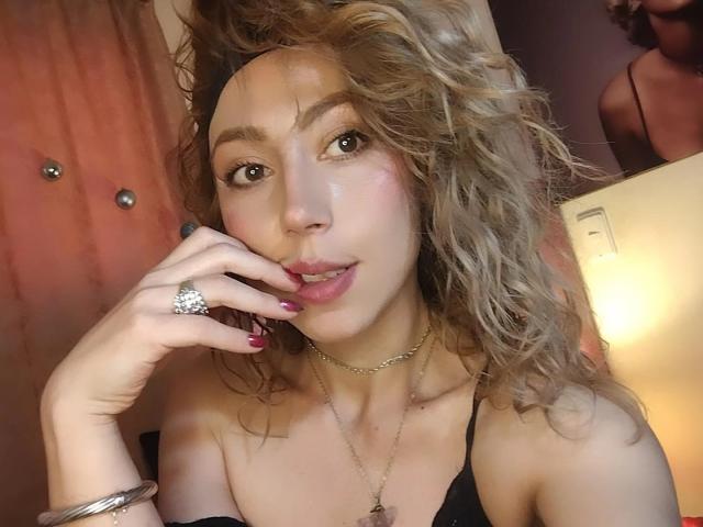 DouceKhrystine - Live sex cam - 24061593
