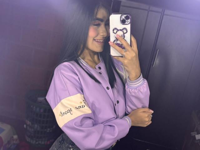 AlysonMoss - Live sex cam - 24069489