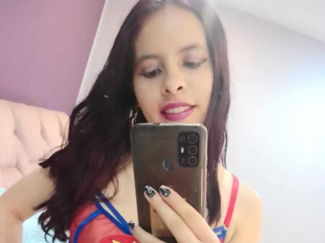 JuliaWaine - Live porn &amp; sex cam - 24078317