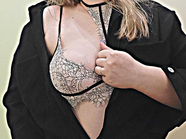BountyGirl - Live porn &amp; sex cam - 24078521