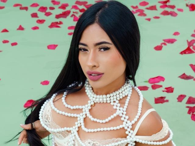 AlessaPears - Live Sex Cam - 24081777