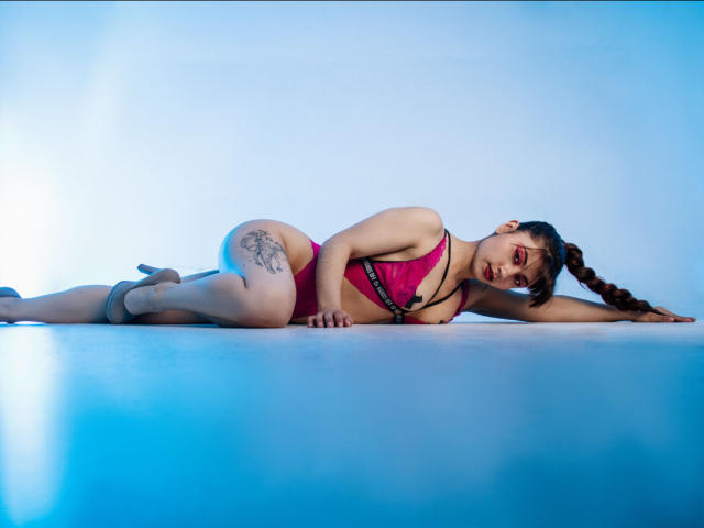 SeleneLeon - Live porn &amp; sex cam - 24083089