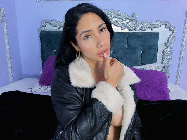 ArianaRogers - Live porn &amp; sex cam - 24091601