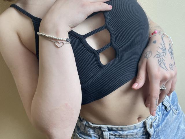 ElleBloom - Camera khiêu dâm &amp; quyến rũ trực tiếp - 24098137